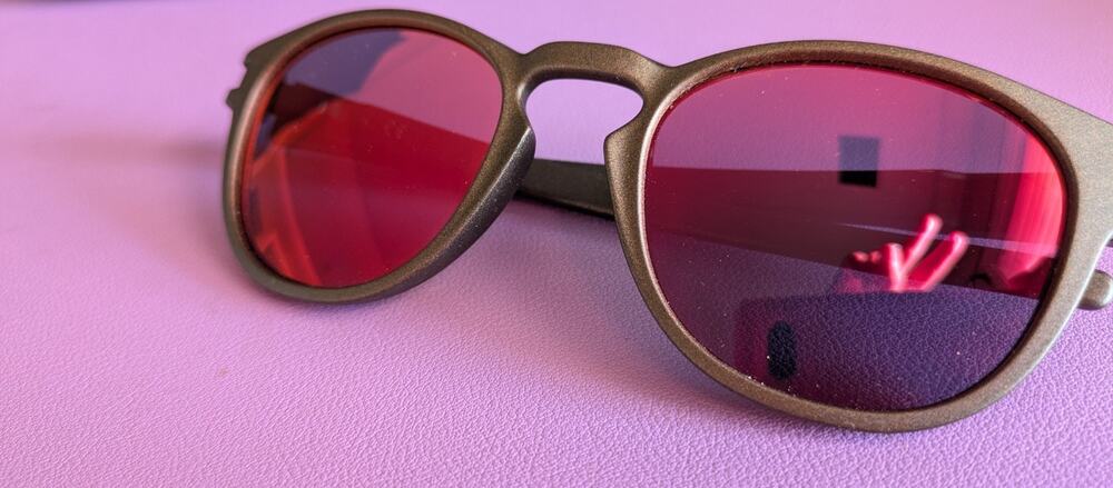 Oakley Latch Gold Brown & Red Lens Sunglasses & Soft Case 009265-11 53 21 139